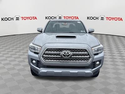 Used 2017 Toyota Tacoma - photo 1