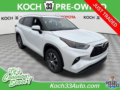 Used 2023 Toyota Highlander - photo 1