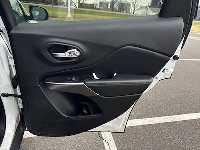 Used 2019 Jeep Cherokee - photo 1