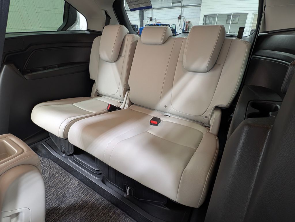 Used 2025 Honda Odyssey - photo 18