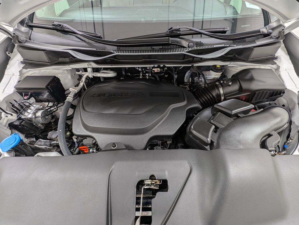 Used 2025 Honda Odyssey - photo 29