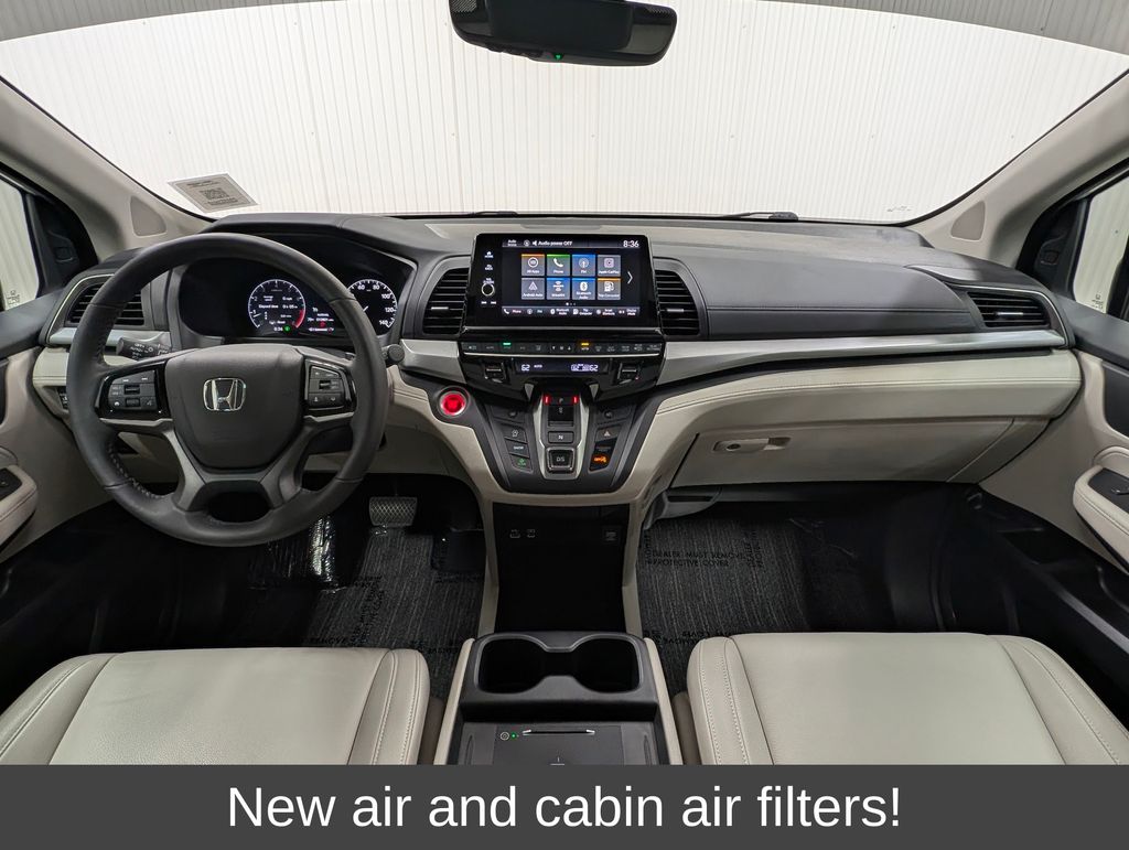 Used 2025 Honda Odyssey - photo 2