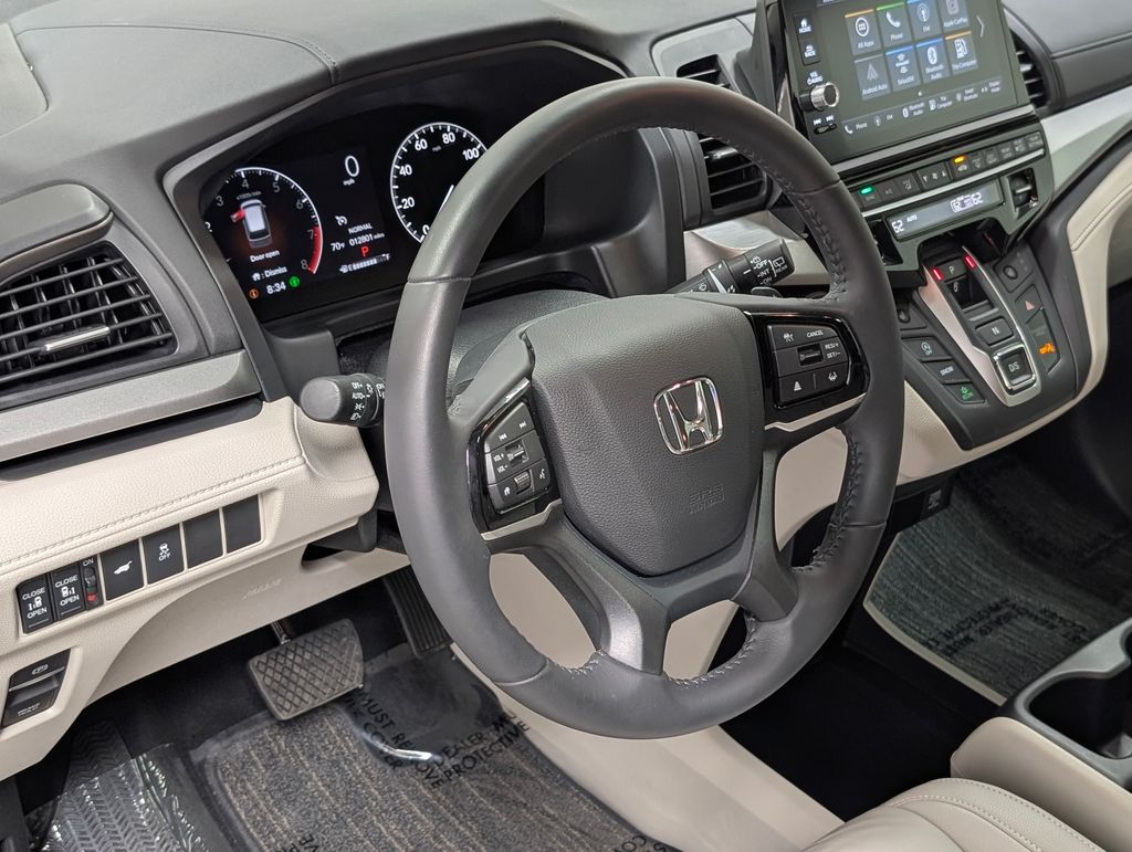 Used 2025 Honda Odyssey - photo 10