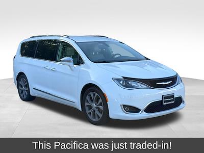 2018 Chrysler Pacifica FWD Minivan for sale #251751B - photo 1