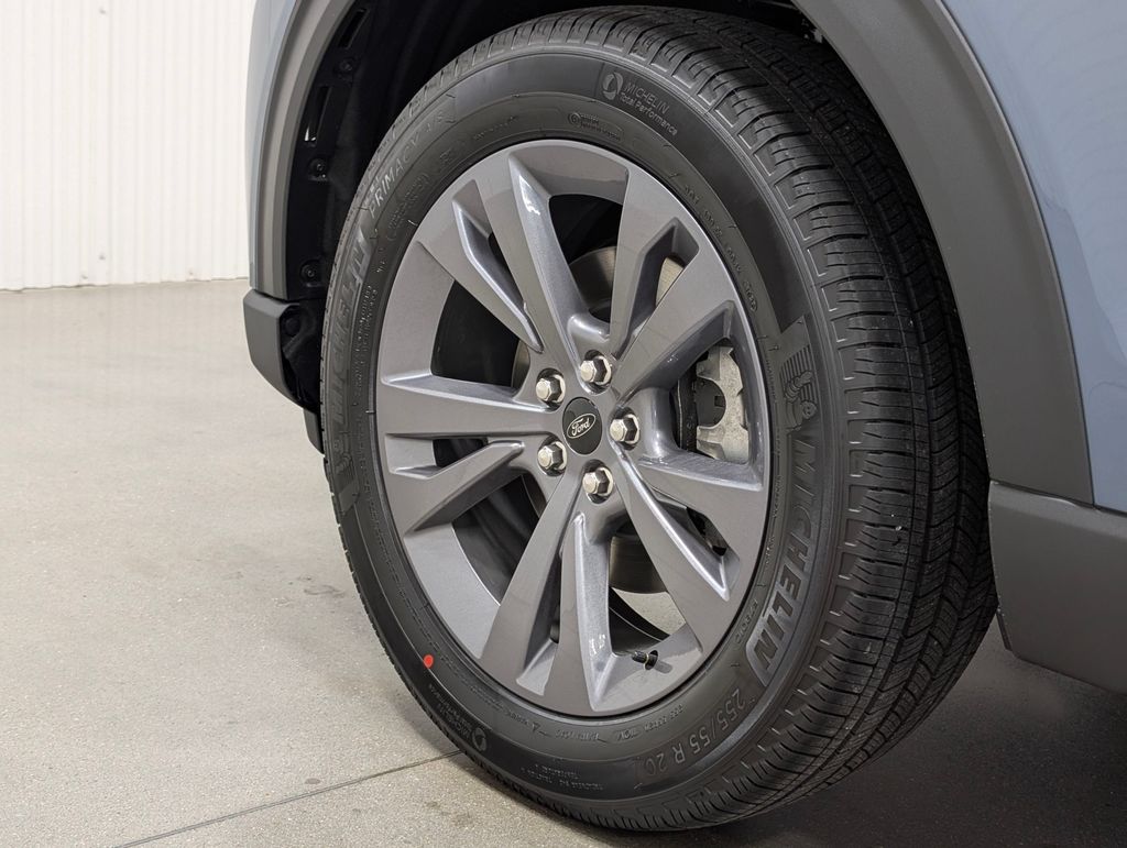 New 2026 Ford Explorer - photo 2