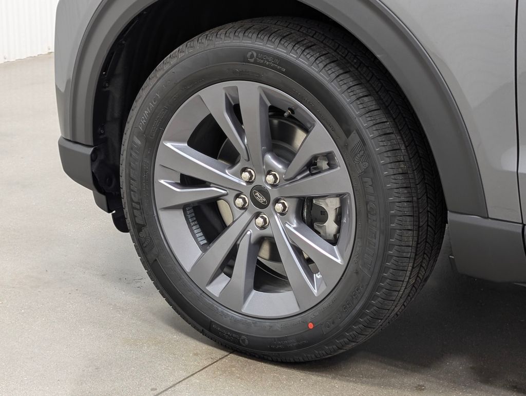 New 2026 Ford Explorer - photo 2