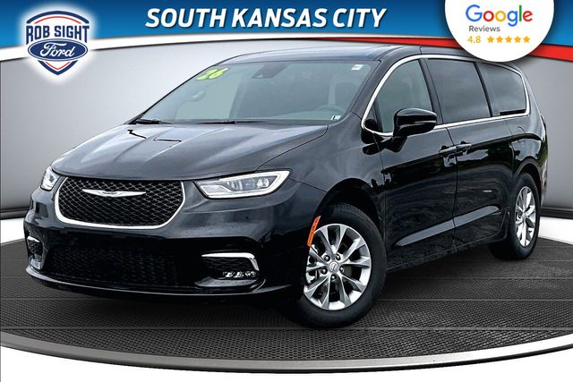 Used 2026 Chrysler Pacifica - photo 1