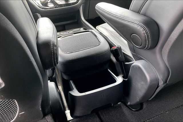 Used 2026 Chrysler Pacifica - photo 12