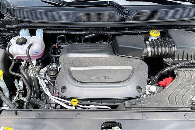 Used 2026 Chrysler Pacifica - photo 33