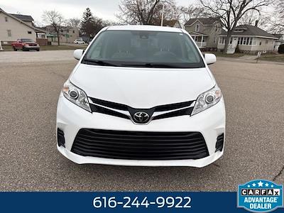 Used 2018 Toyota Sienna - photo 1