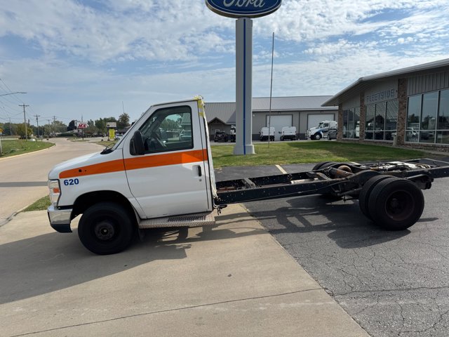 Used 2016 Ford E-450 - photo 5