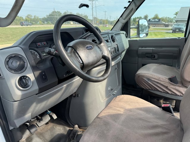 Used 2016 Ford E-450 - photo 11