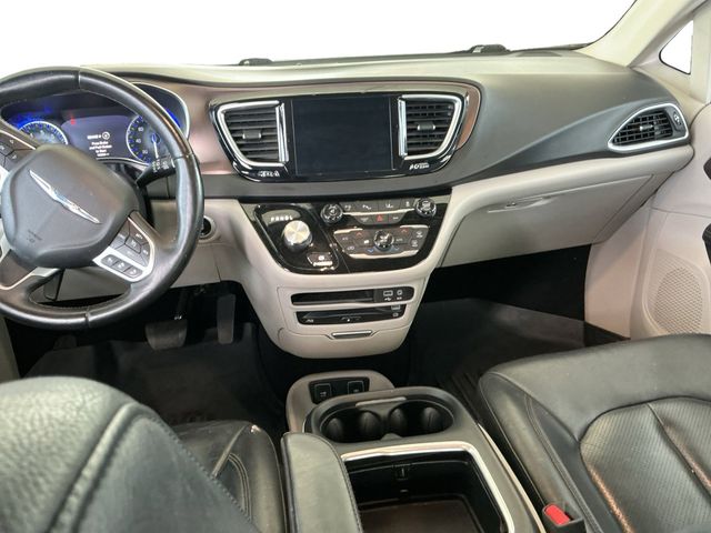 Used 2017 Chrysler Pacifica - photo 14