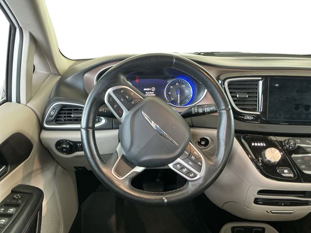 Used 2017 Chrysler Pacifica - photo 15