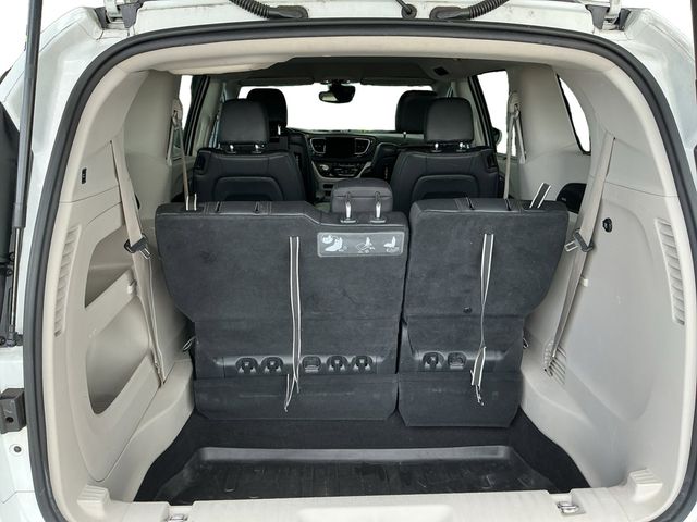 Used 2017 Chrysler Pacifica - photo 21