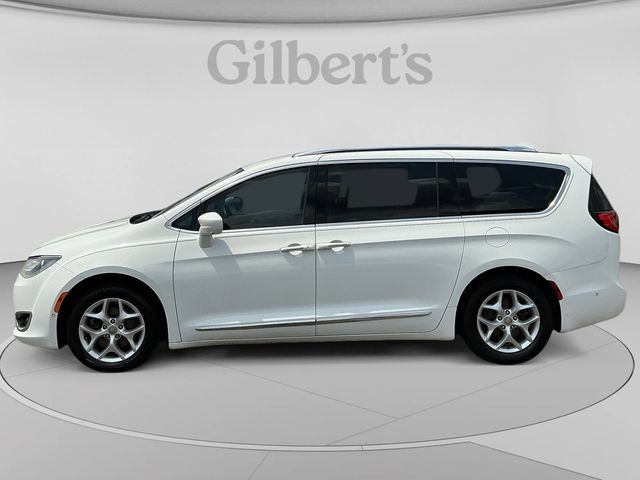 Used 2017 Chrysler Pacifica - photo 2