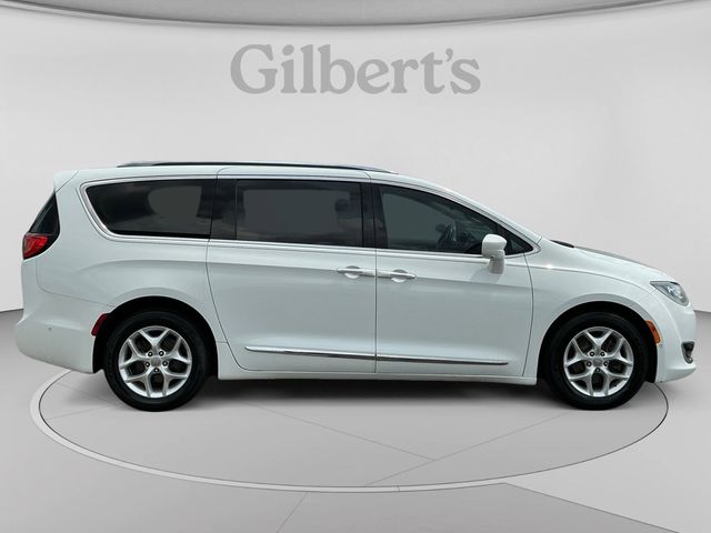 Used 2017 Chrysler Pacifica - photo 8