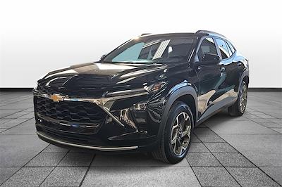 Used 2025 Chevrolet Trax - photo 1
