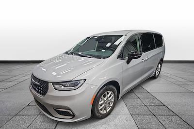 Used 2024 Chrysler Pacifica - photo 1
