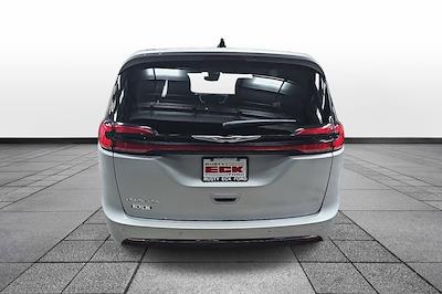 Used 2024 Chrysler Pacifica - photo 1