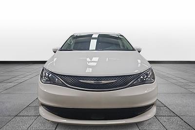 Used 2023 Chrysler Voyager - photo 2