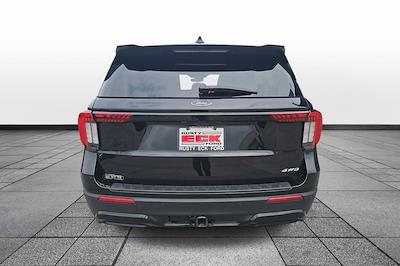 Used 2025 Ford Explorer - photo 2