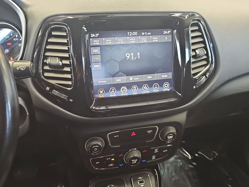 Used 2020 Jeep Compass - photo 17