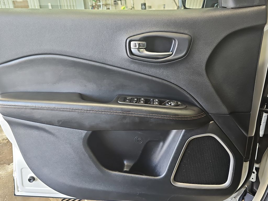 Used 2020 Jeep Compass - photo 22