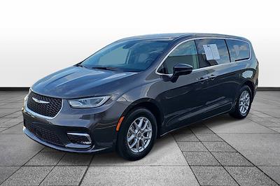 Used 2023 Chrysler Pacifica - photo 1