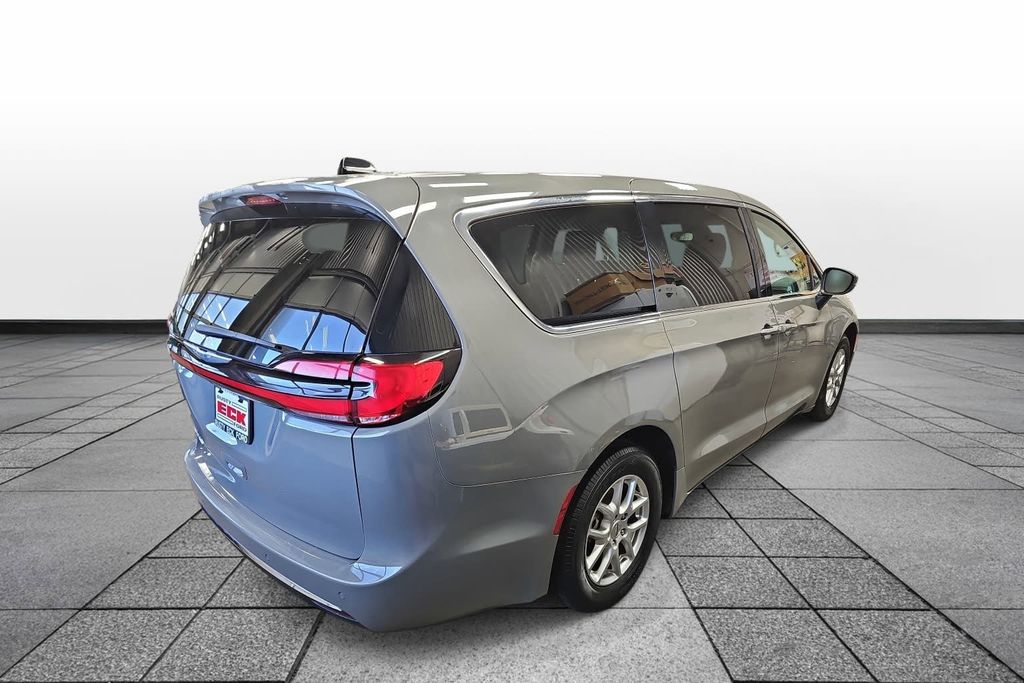 Used 2023 Chrysler Pacifica - photo 36