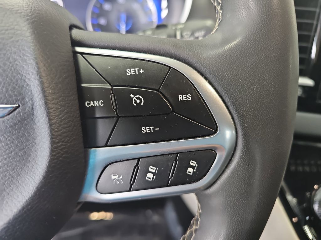 Used 2023 Chrysler Pacifica - photo 16