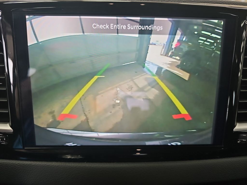 Used 2023 Chrysler Pacifica - photo 20