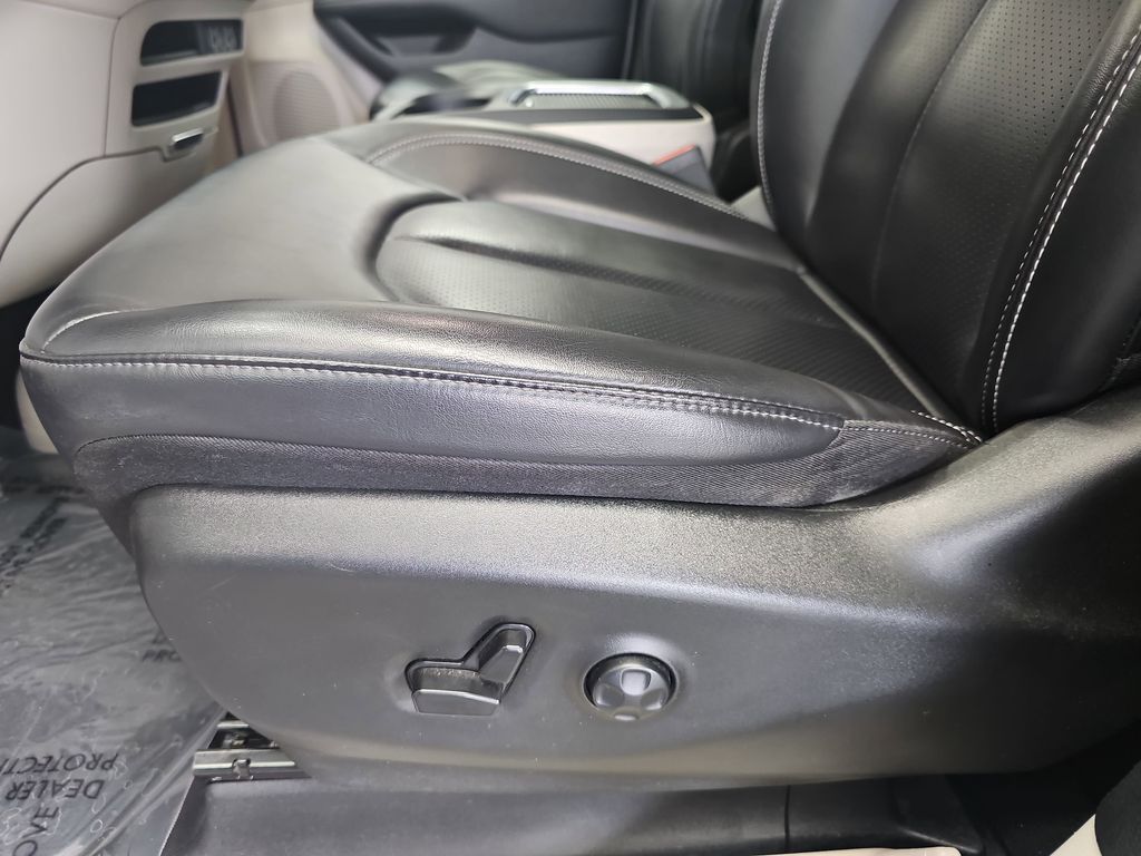Used 2023 Chrysler Pacifica - photo 26