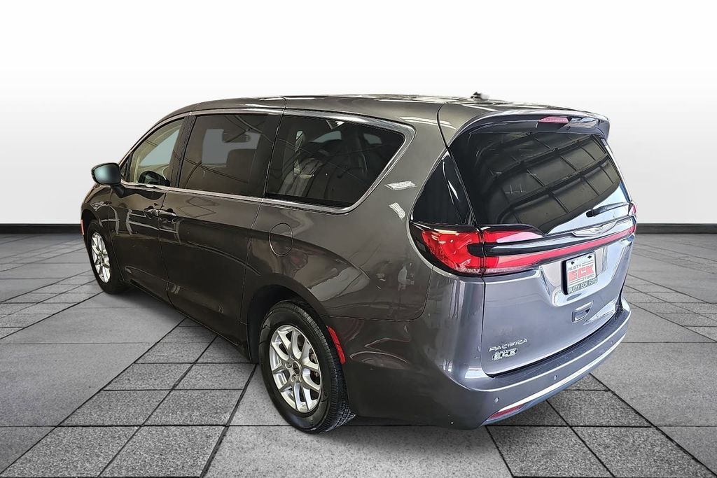 Used 2023 Chrysler Pacifica - photo 9