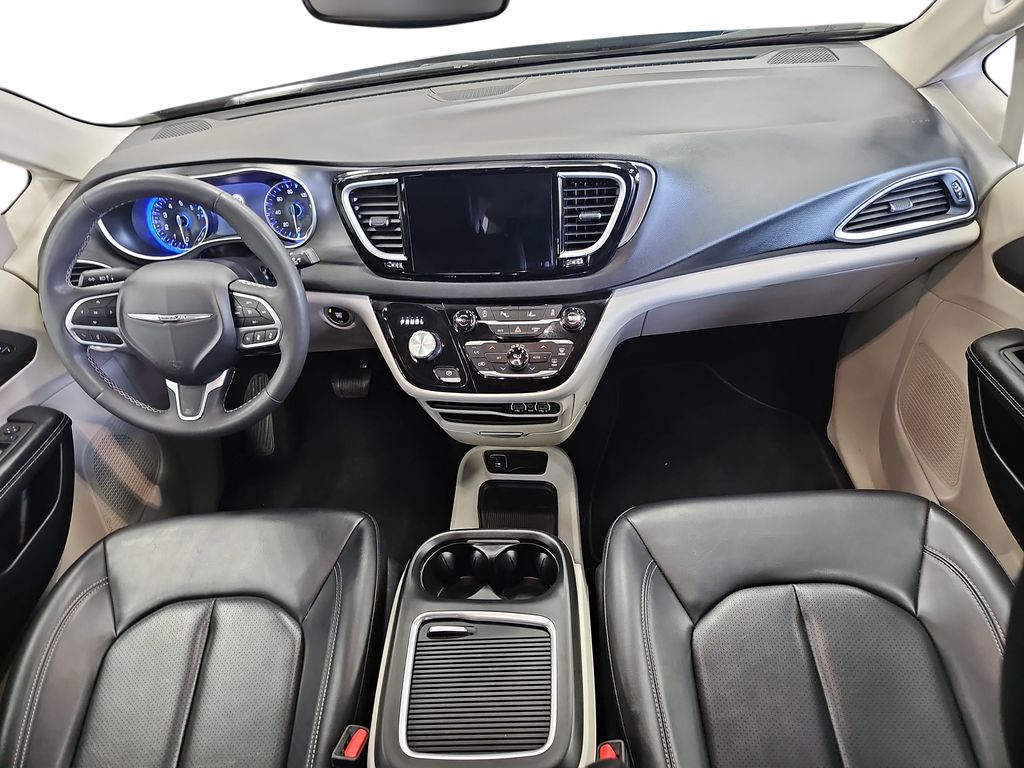 Used 2023 Chrysler Pacifica - photo 11