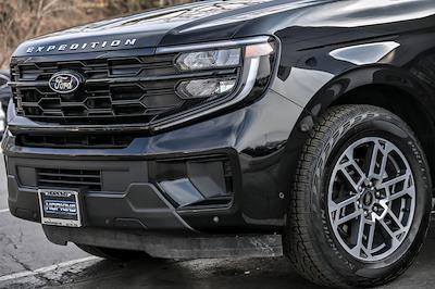 Used 2025 Ford Expedition - photo 1