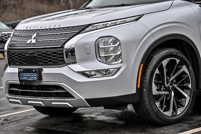 Used 2023 Mitsubishi Outlander - photo 1