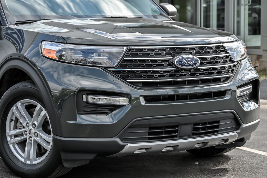 Used 2023 Ford Explorer - photo 2