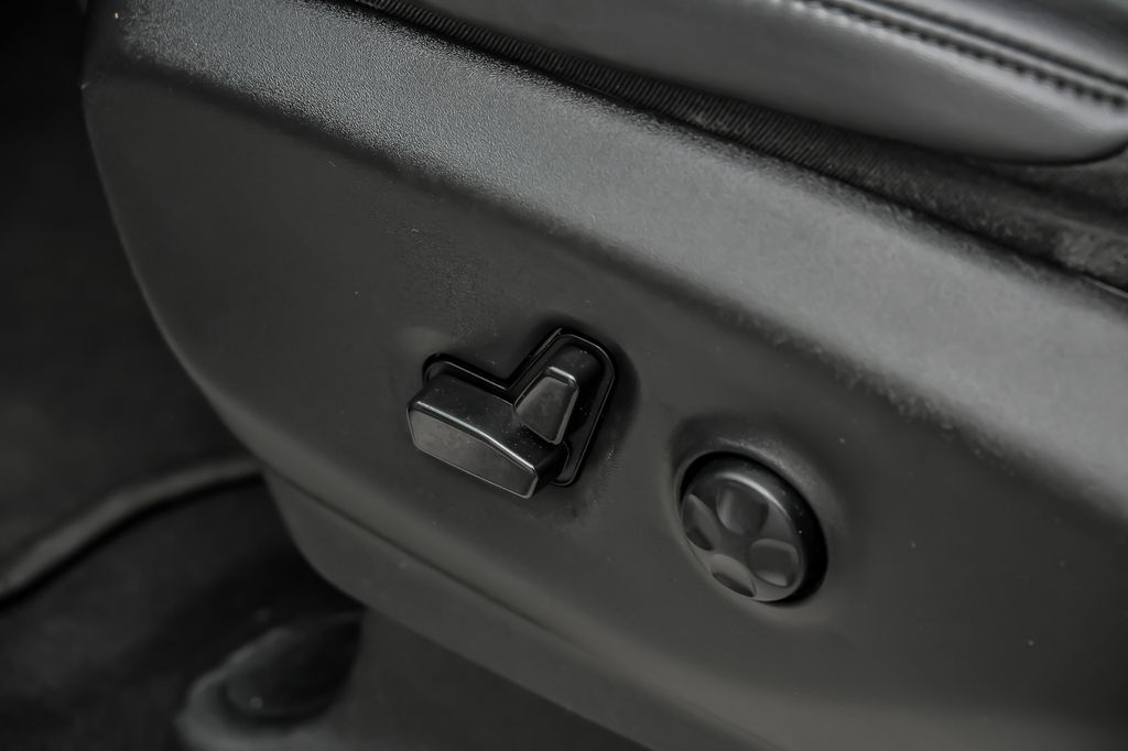 Used 2023 Chrysler Pacifica - photo 18