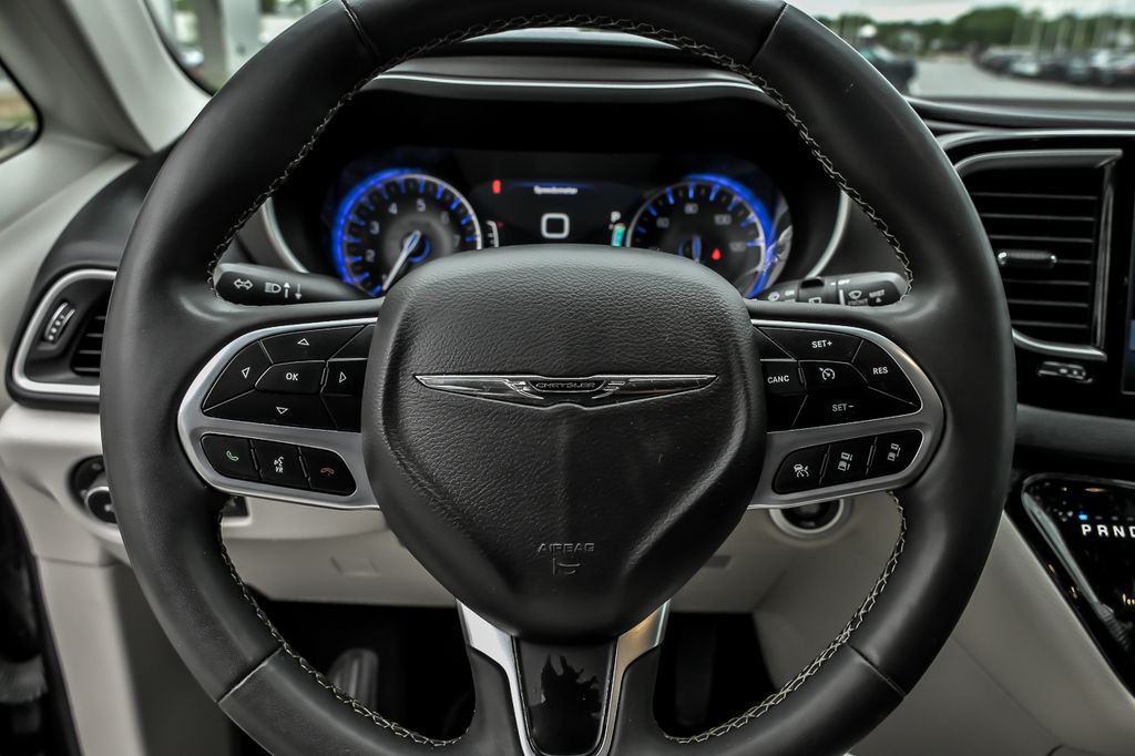 Used 2023 Chrysler Pacifica - photo 19