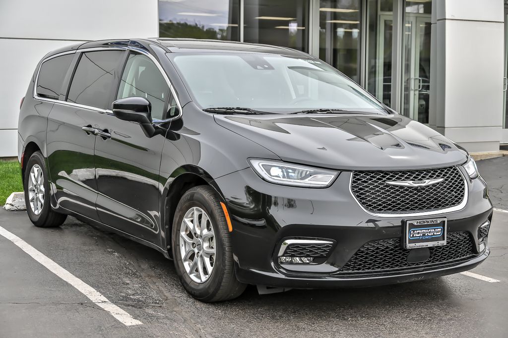 Used 2023 Chrysler Pacifica - photo 14