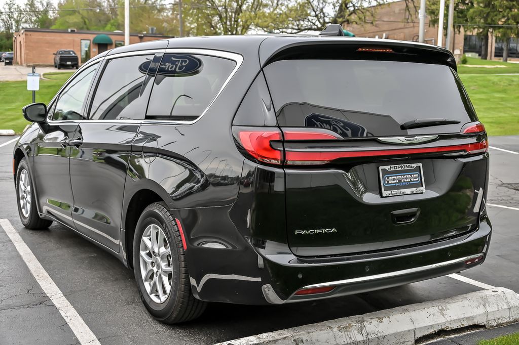 Used 2023 Chrysler Pacifica - photo 10