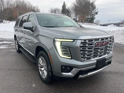Used 2025 GMC Yukon XL - photo 1