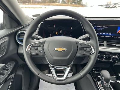 Used 2025 Chevrolet Trax - photo 1