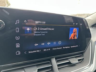 Used 2025 Chevrolet Trax - photo 1