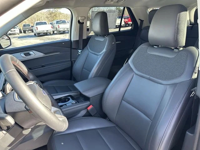 New 2025 Ford Explorer - photo 16