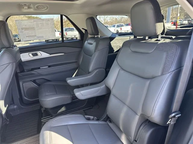 New 2025 Ford Explorer - photo 28