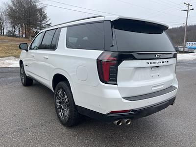 Used 2025 Chevrolet Suburban - photo 1