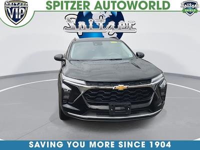 Used 2025 Chevrolet Trax - photo 1
