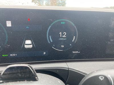 Used 2024 Hyundai Santa Fe Hybrid - photo 1